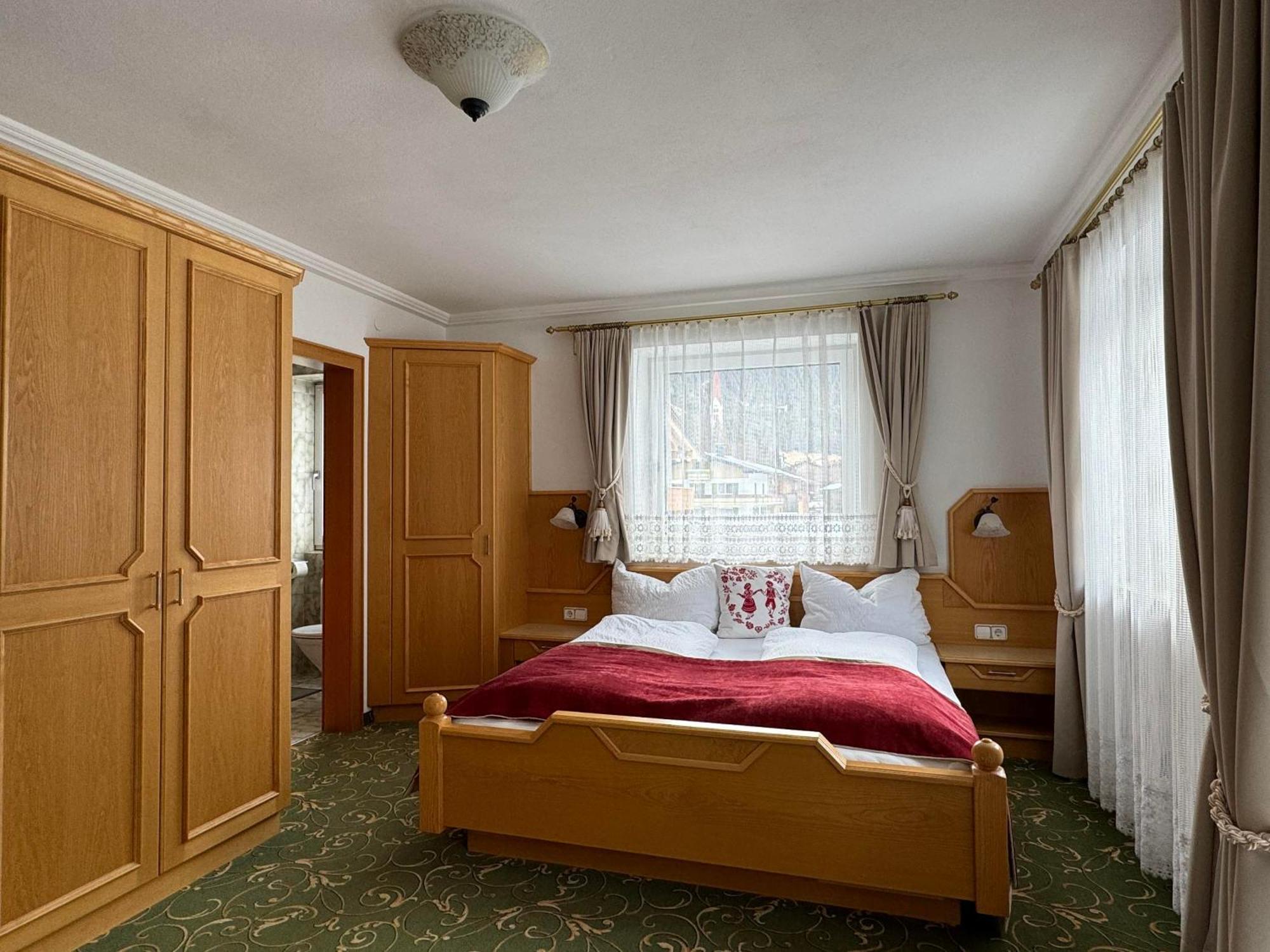 Gaestehaus Huber Хольцгау Номер фото